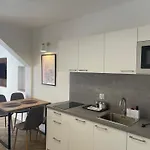Aviendo Old Town Apartment