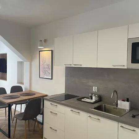 Aviendo Old Town Apartment